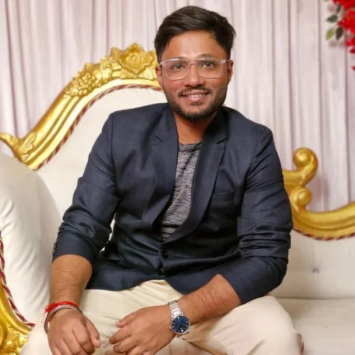 Digital marketing institute student completing industry-focused course