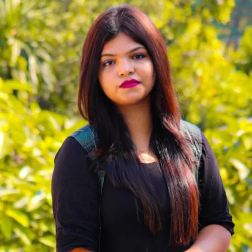 Student who completed advanced digital marketing course